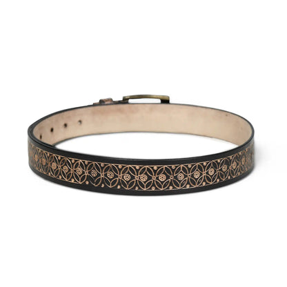 Black hand-embossed floral leather belt for men with silver buckle – photo 3